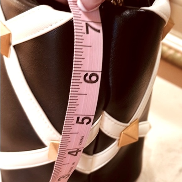 Valentino Garavani Small Roman Stud Lambskin Quilted Bag NWT PAID FULL $3550 - Picture 8 of 14